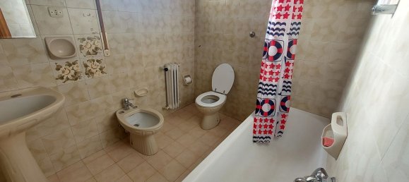 4 rooms Apartment in Bari, Italy No. 113894 2