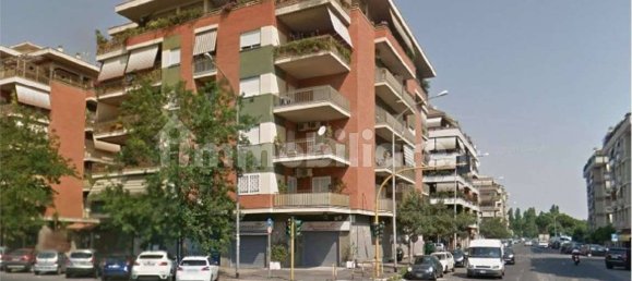 2 bedrooms Apartment in Rome, Italy No. 283174 9