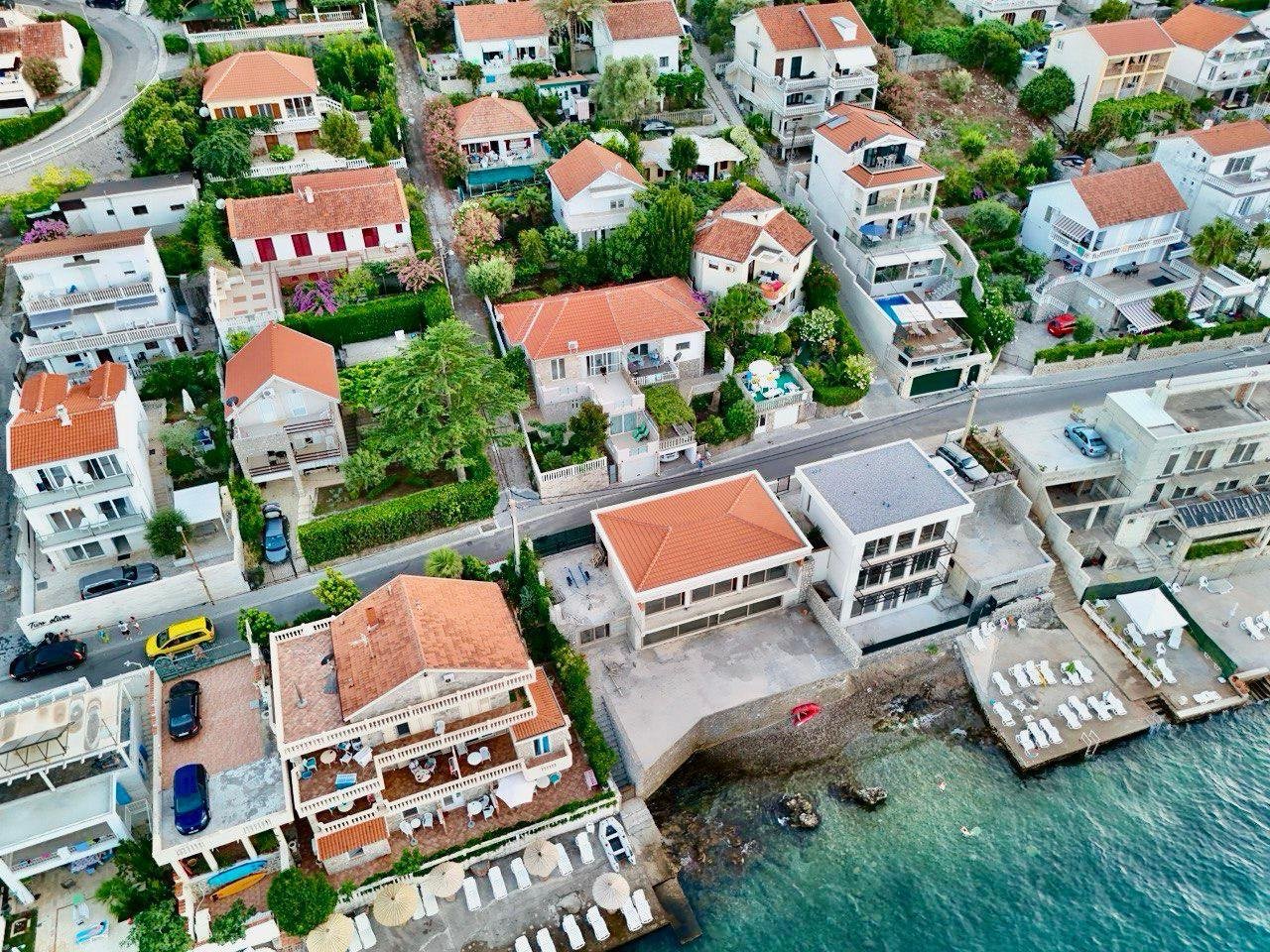 2 bedrooms Villa in Tivat, Montenegro No. 1927