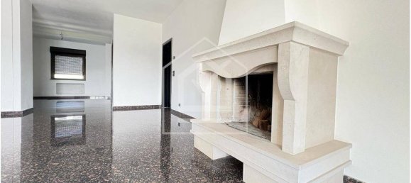 3 Schlafzimmer Wohnung in Bari, Italy, Nr. 289537 2