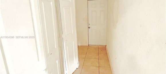 3 dormitorios villa en alquiler en Miami, Miami-Dade, Florida, USA № 615340 2