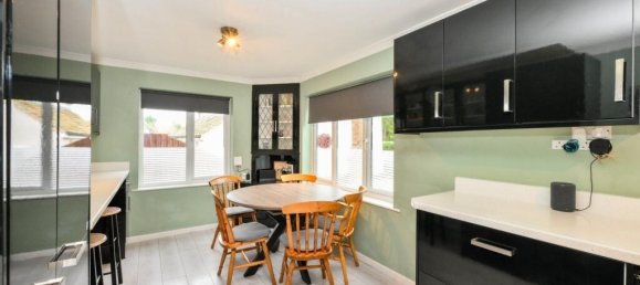 6 Schlafzimmer Haus in Royston, United Kingdom, Nr. 2304 4