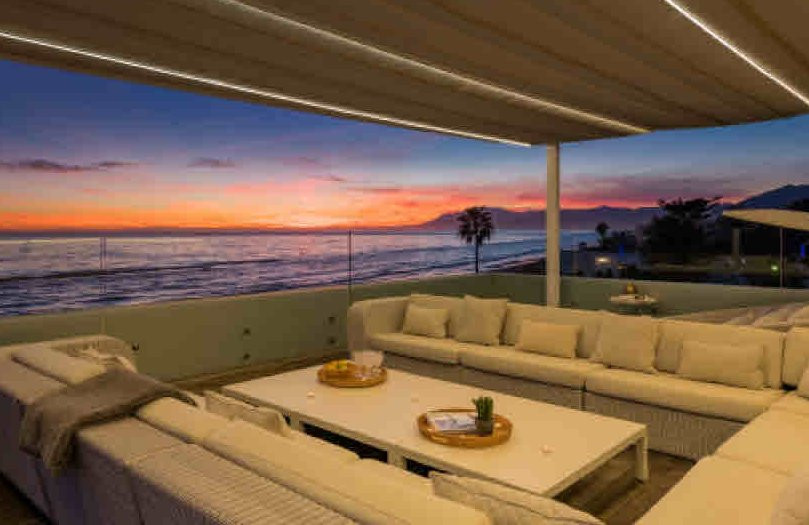 6 bedrooms Villa in Marbella, Spain No. 93701