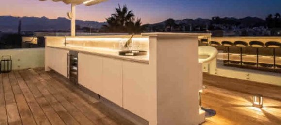 6 bedrooms Villa in Marbella, Spain No. 93701 12