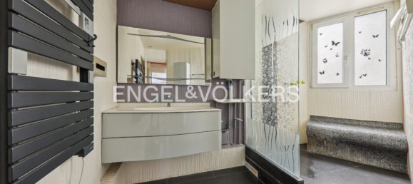 3 bedrooms Apartment in Paris, France No. 175293 5