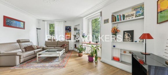 3 bedrooms Apartment in Paris, France No. 175293 2