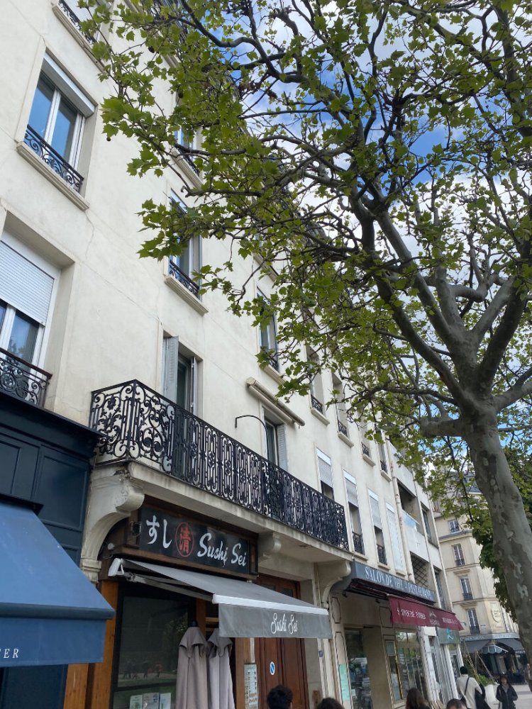 Studio in Vincennes, France No. 181117