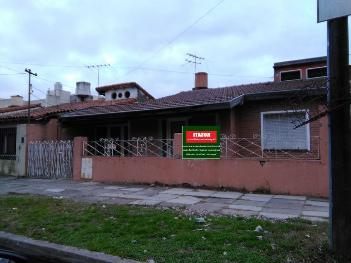 3 Schlafzimmer Haus in Tres de Febrero, Argentina, Nr. 15165
