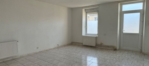 2 bedrooms House in Saint-Dizier, France No. 157253 3