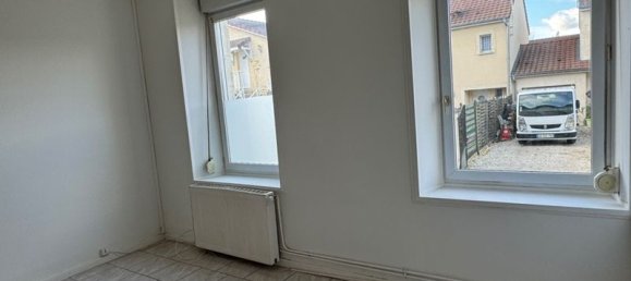 2 bedrooms House in Saint-Dizier, France No. 157253 4