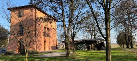 4 bedrooms House in Budrio, Italy No. 107243 14