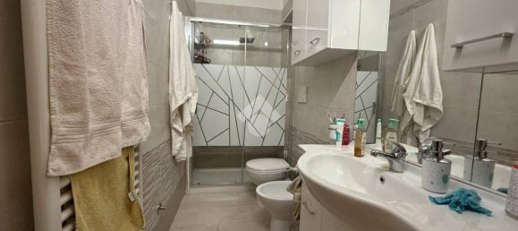 4 bedrooms House in Budrio, Italy No. 107243 3