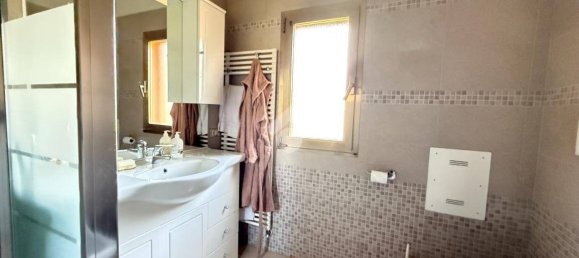 4 bedrooms House in Budrio, Italy No. 107243 4