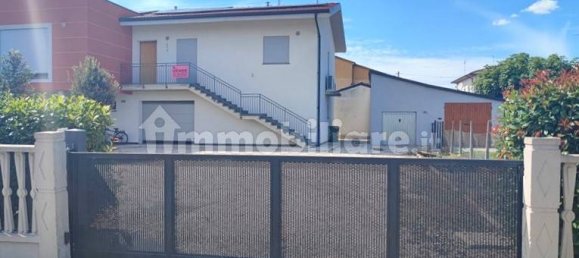 3 bedrooms Apartment in Bondeno, Italy No. 307303 2