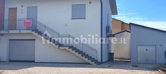 3 bedrooms Apartment in Bondeno, Italy No. 307303 3