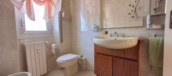 2 Schlafzimmer Wohnung in Genoa, Italy, Nr. 271500 19