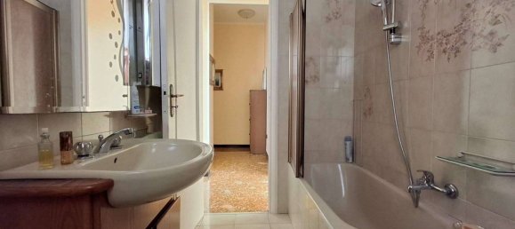 2 Schlafzimmer Wohnung in Genoa, Italy, Nr. 271500 20