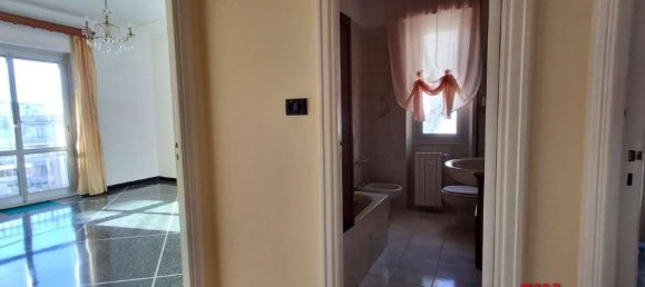 2 Schlafzimmer Wohnung in Genoa, Italy, Nr. 271500 18