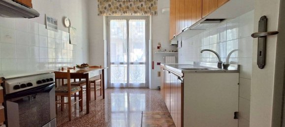 2 Schlafzimmer Wohnung in Genoa, Italy, Nr. 271500 14
