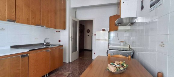 2 Schlafzimmer Wohnung in Genoa, Italy, Nr. 271500 15