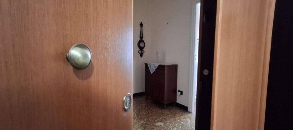 2 Schlafzimmer Wohnung in Genoa, Italy, Nr. 271500 40