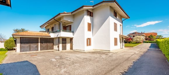 8-salle Villa à Castelletto Stura, Italy No. 144597 7