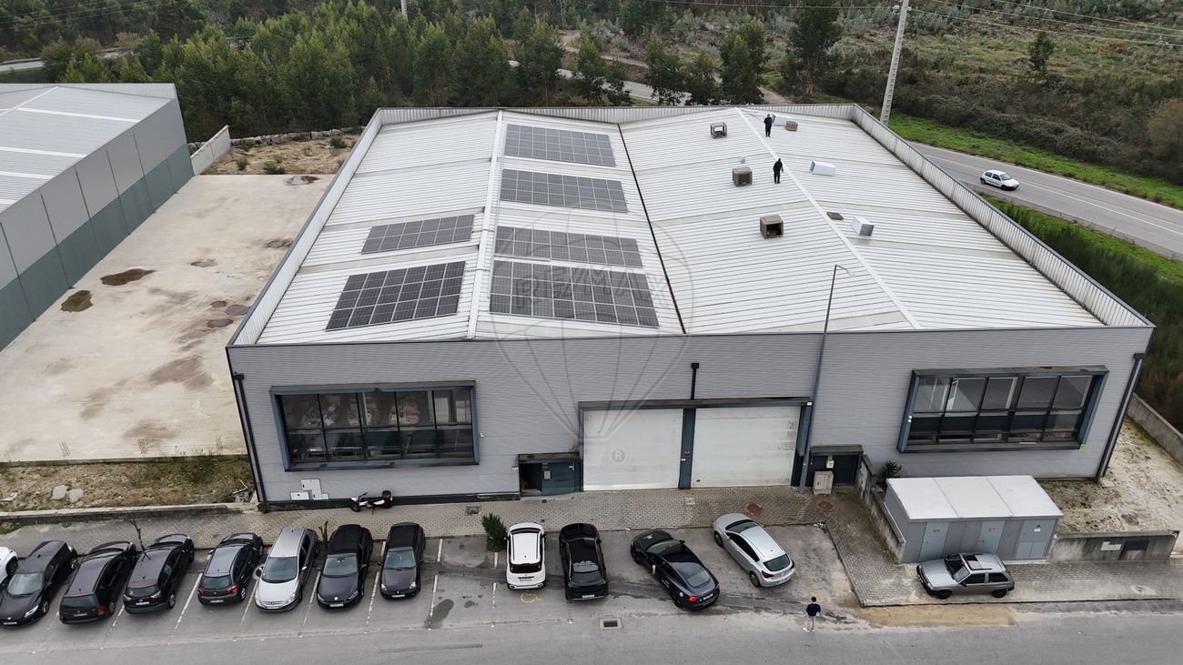 960m² Commercial property in Lousada, Portugal No. 55512