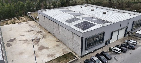 960m² Commercial property in Lousada, Portugal No. 55512 3