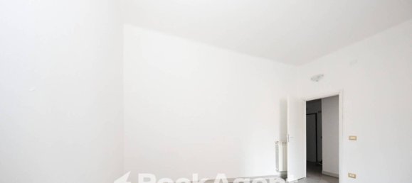 3 Schlafzimmer Wohnung in Genoa, Italy, Nr. 275237 7