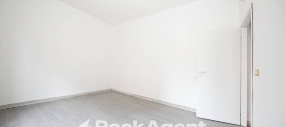 3 Schlafzimmer Wohnung in Genoa, Italy, Nr. 275237 8