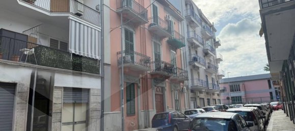 1 room Commercial property in Bari, Italy No. 17354 4