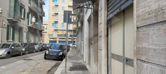 1 room Commercial property in Bari, Italy No. 17354 5