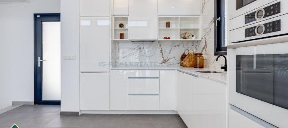 4 bedrooms House in Torrevieja, Spain No. 131916 7