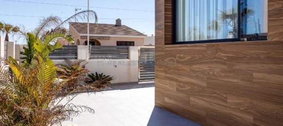 4 bedrooms House in Torrevieja, Spain No. 131916 9