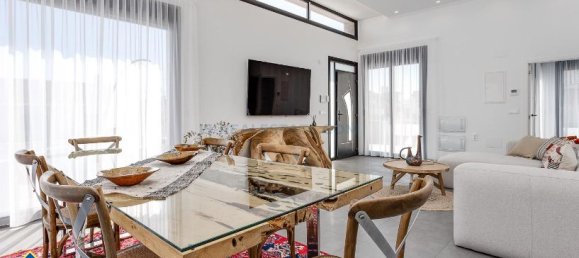 4 bedrooms House in Torrevieja, Spain No. 131916 8