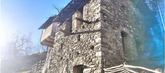 2 rooms House in Perloz, Italy No. 186635 3