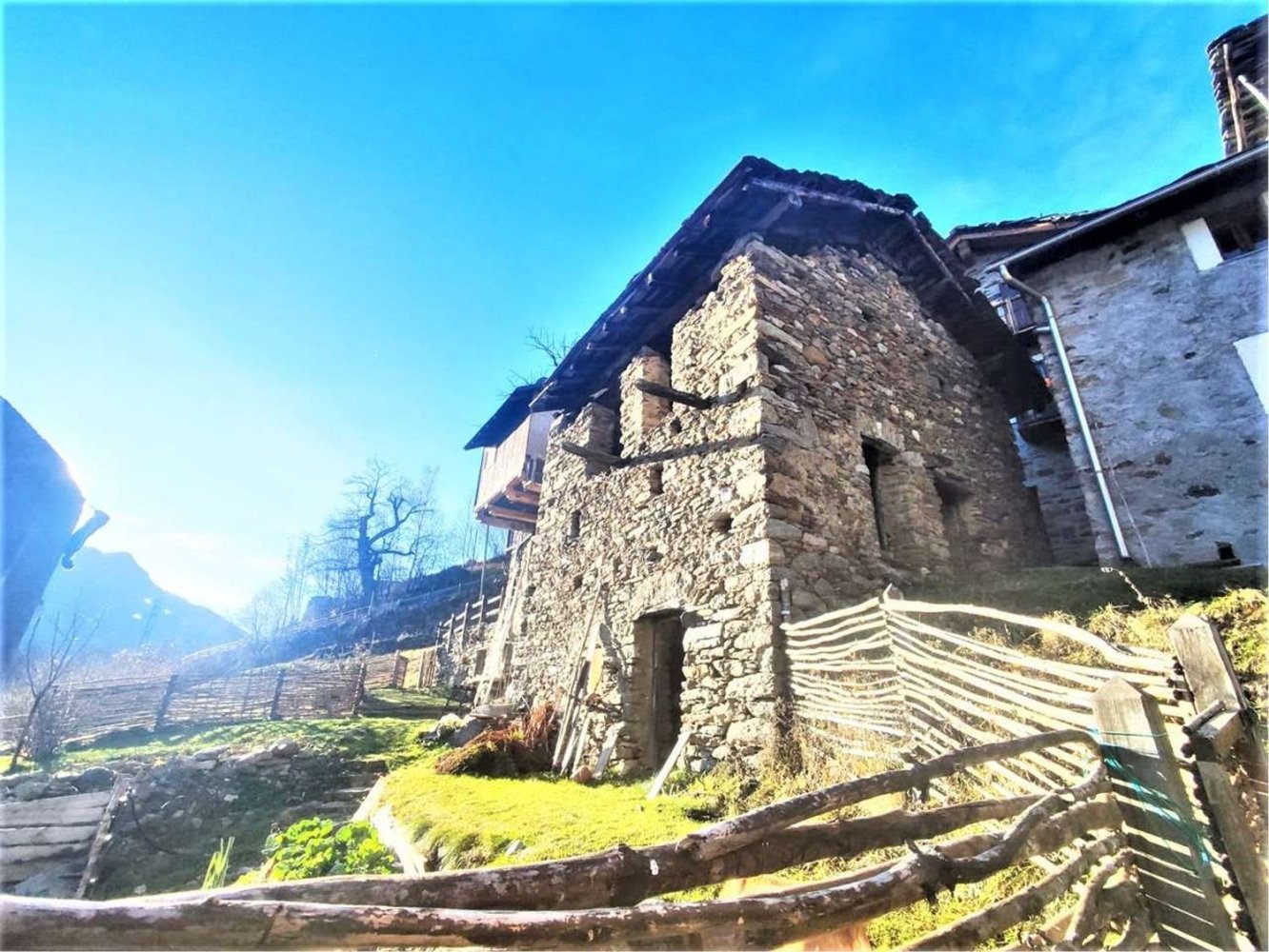 2 rooms House in Perloz, Italy No. 186635