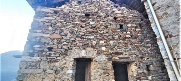 2 rooms House in Perloz, Italy No. 186635 4