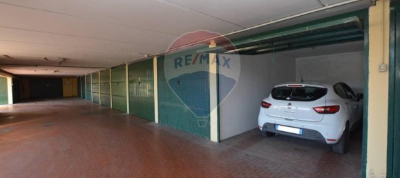 1 room Garage in Savona, Italy No. 33261 4