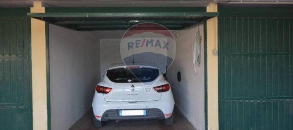 1 room Garage in Savona, Italy No. 33261 2