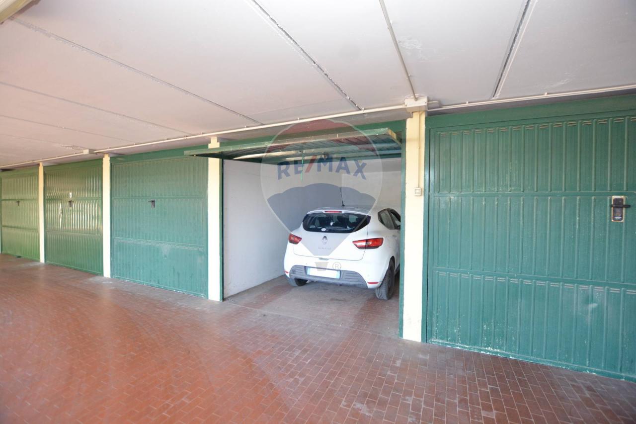 1 room Garage in Savona, Italy No. 33261