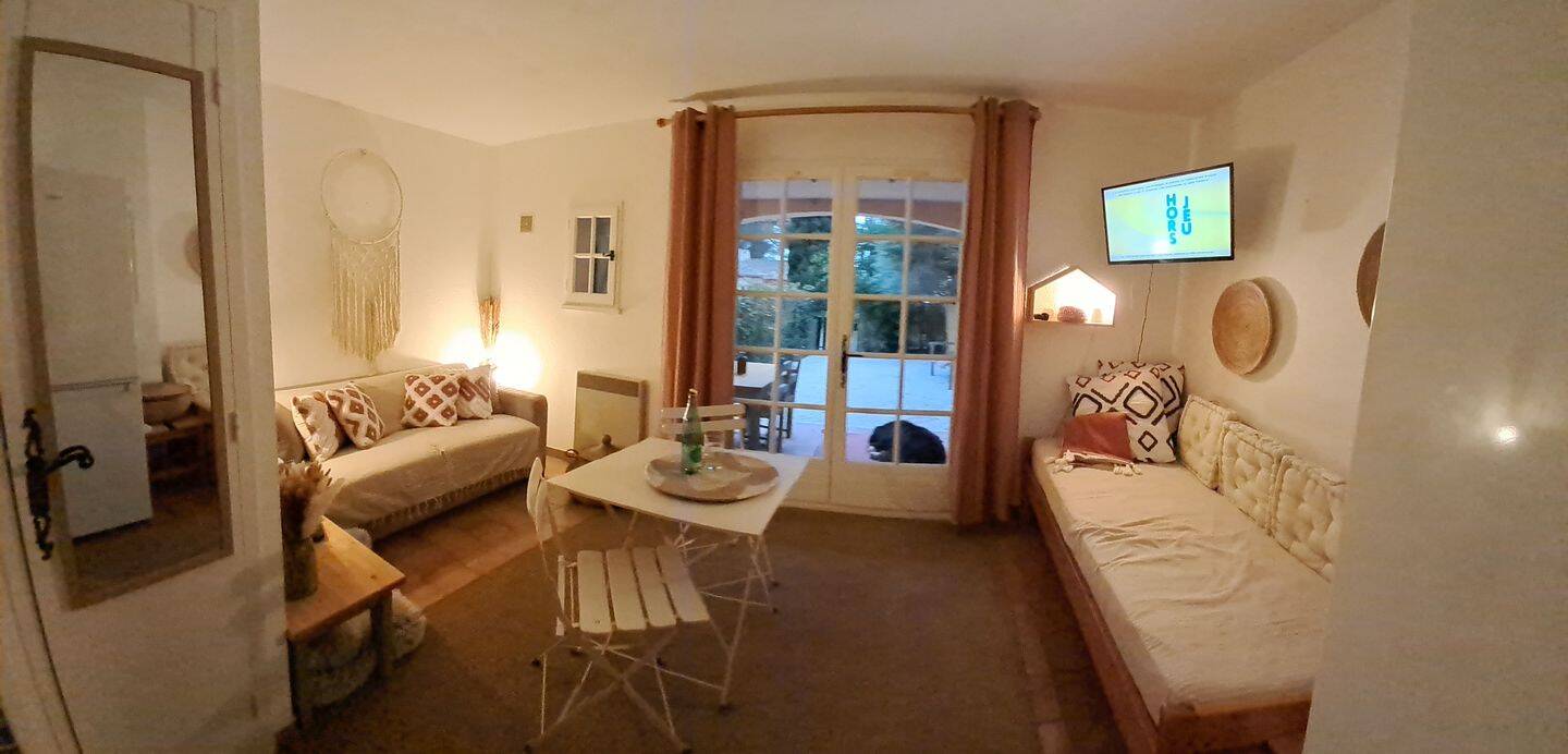 1 bedroom Apartment in Cavalaire-sur-Mer, France No. 334291