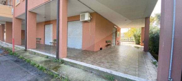3 rooms Commercial property in Campomarino, Italy No. 22681 3