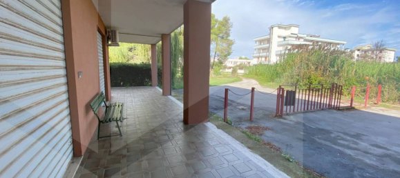 3 rooms Commercial property in Campomarino, Italy No. 22681 4