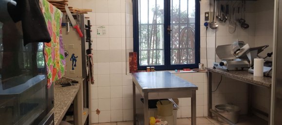 145m² Commercial property in Lucca, Italy No. 211545 14