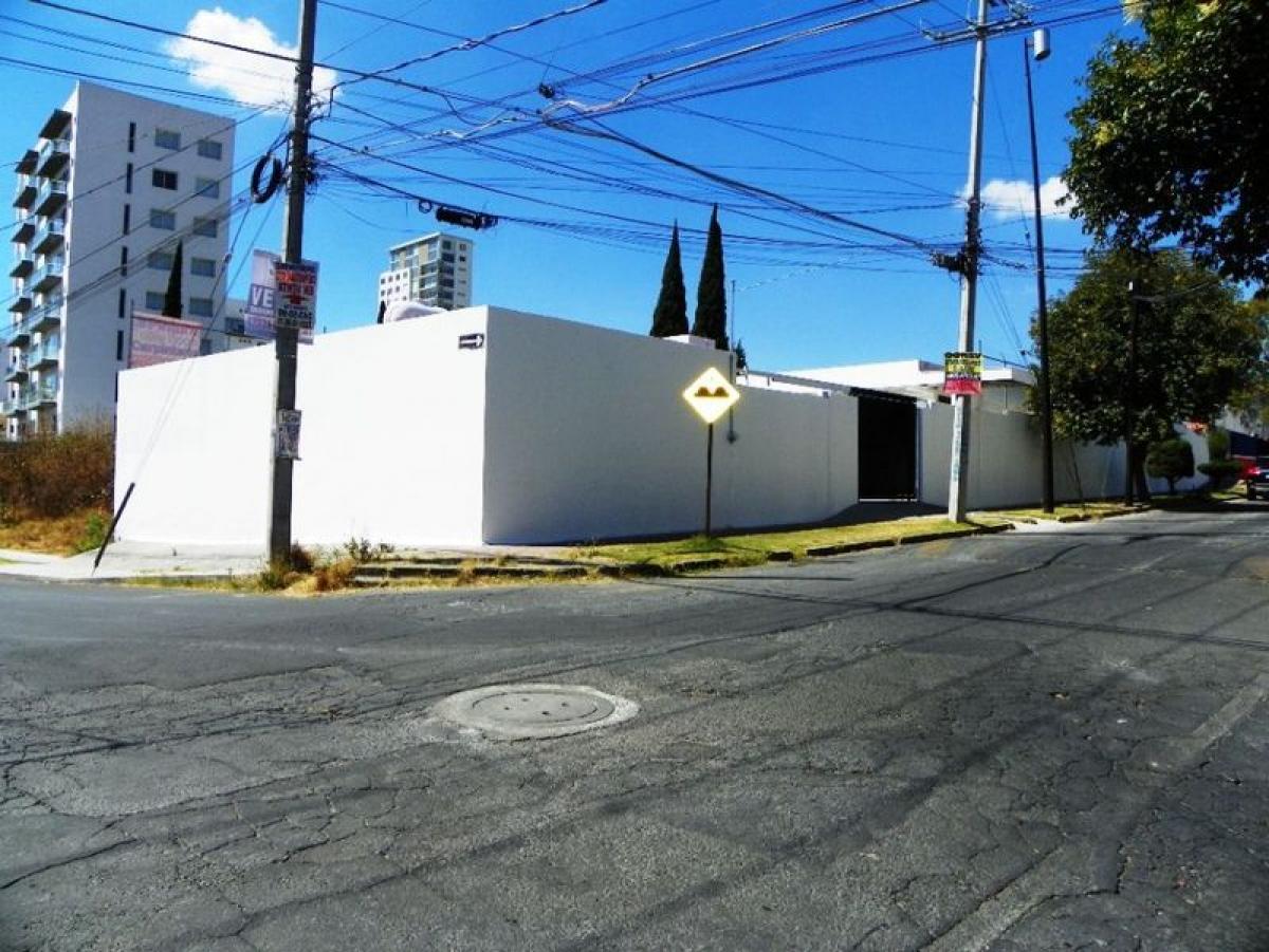 1000m² Building in Puebla, Mexico No. 202231