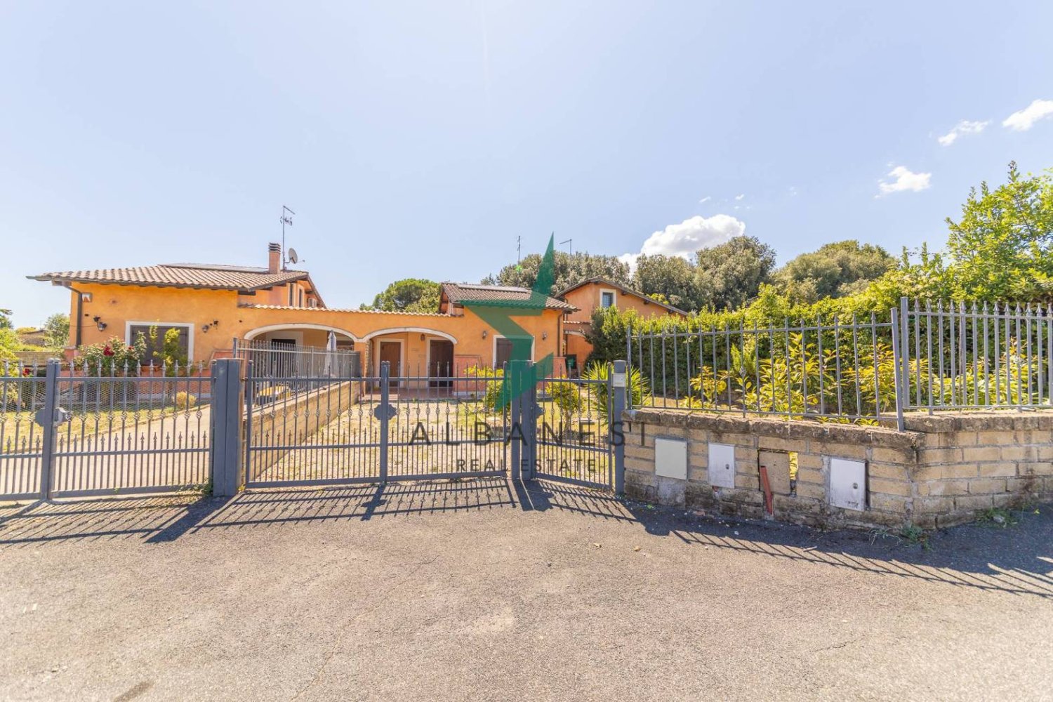 Вилла с 2 спальнями в Браччано, Италия № 301439