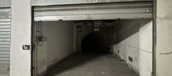 Гараж 85м² в Неаполь, Италия № 301109 3