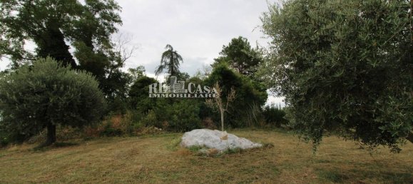 4 bedrooms House in Folignano, Italy No. 347860 2