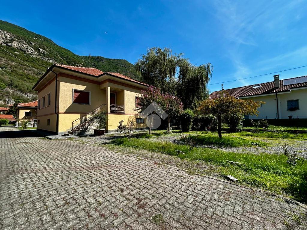 2 bedrooms Villa in Borgone Susa, Italy No. 393567